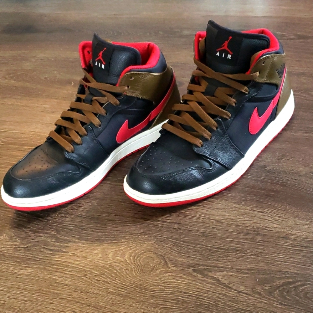 Mens Nike Air Jordan 1 mid